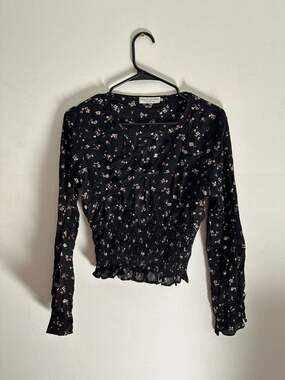 Paper Crane Black Floral Smocked Waist Long Sleeve V-Neck Top, Size Small